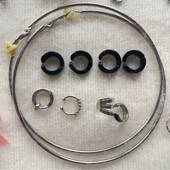 10 pairs of clip on earrings and 8 clip on ear cuffs! - Picture 5 of 6